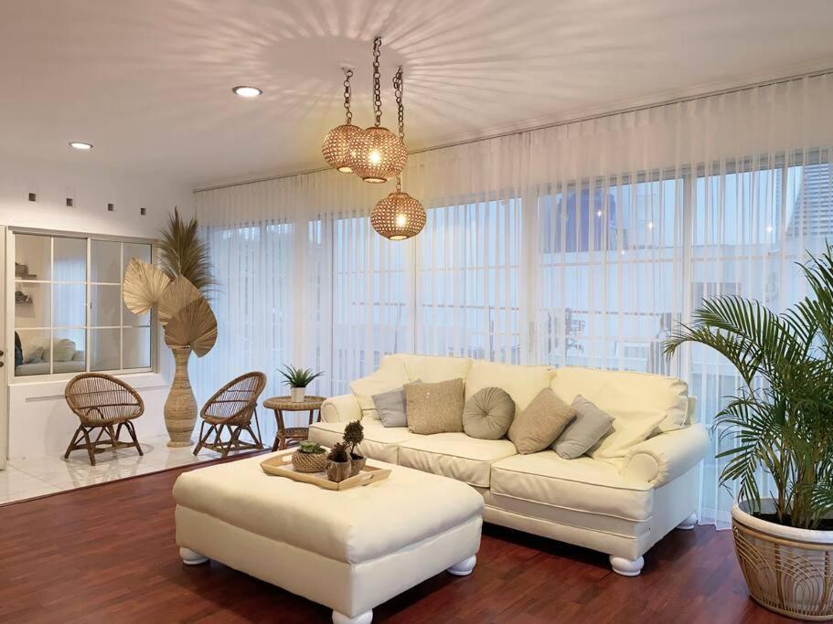 Tropical Villa By Villapedia Citaringgul Екстериор снимка